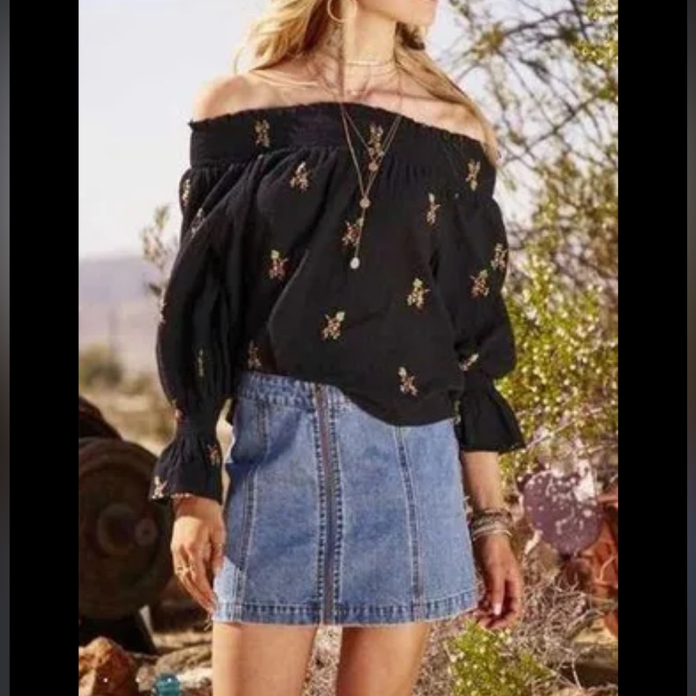 Altar’d state off shoulder top